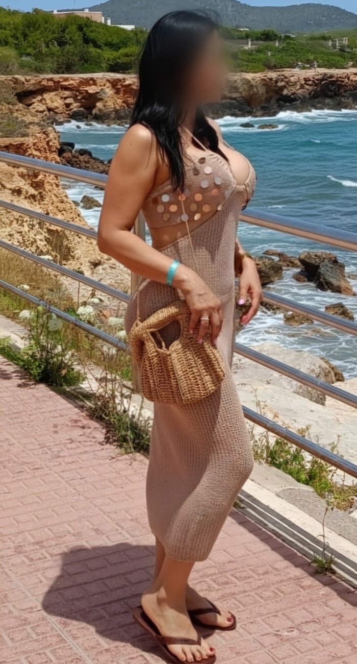COLOMBIANA CON UN CUERPO 10 ,GETAFE TB SALIDAS