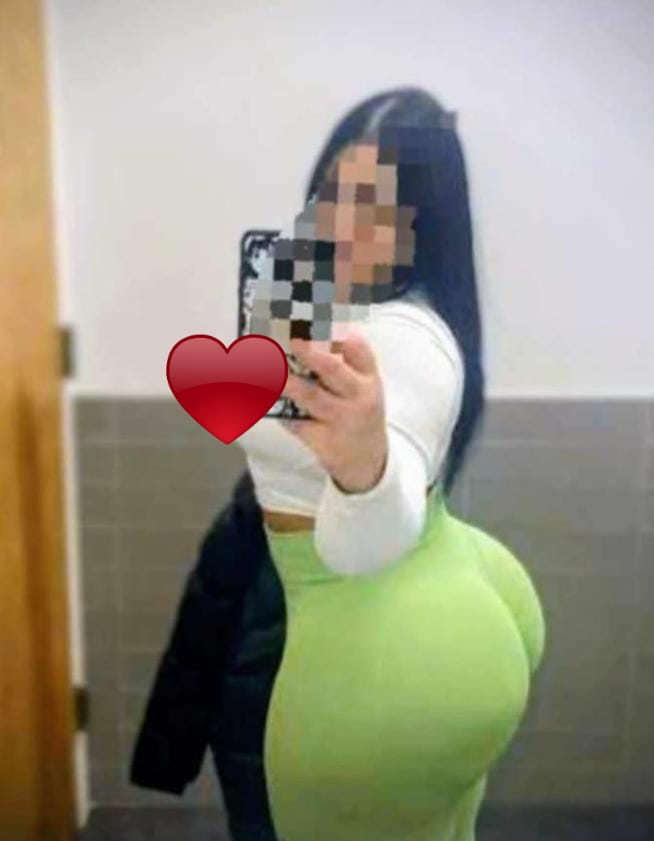 Encantadora fiestera madurita