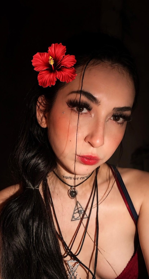IRINA EUROPEA 23 AÑOS DELGADITA SUPER ENCANTADORA