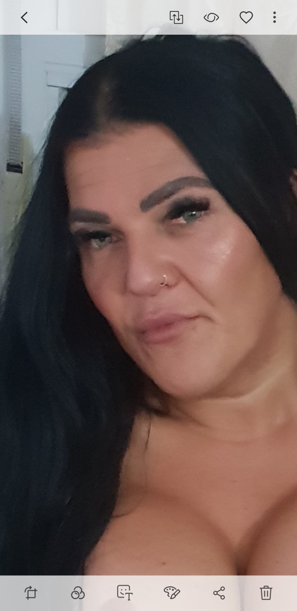 Valeria transexual hago videollamadas y salidas 24