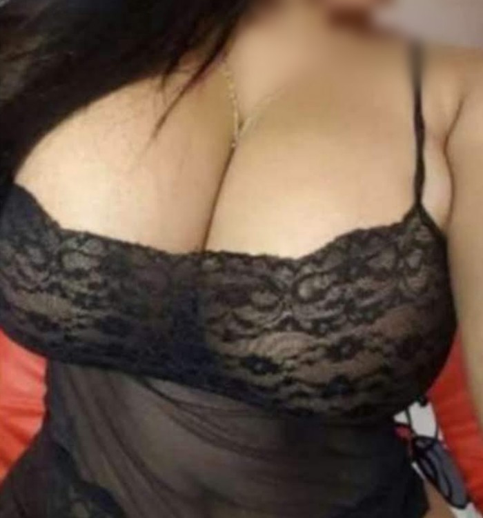 Novedad, TETONA súper cachonda. QUIERO FOLLAR!