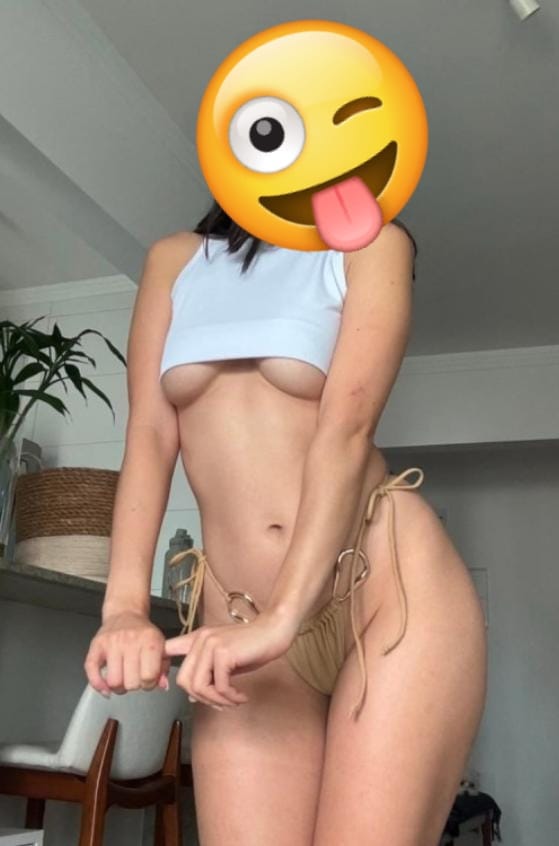 Lucia latina cariñosa implicada guapa con culito RESPINGON NUEVA EN ALMUNIA