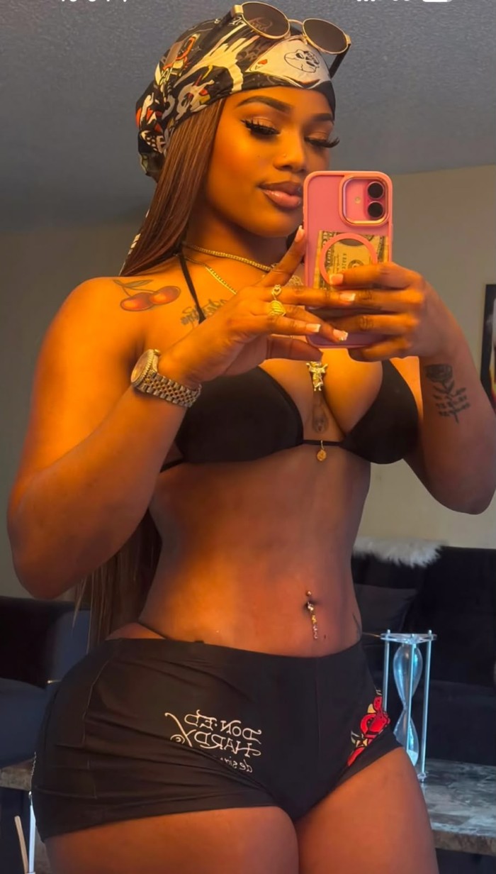 SENSUAL ARDIENTE COMPLACIENTE DESEOSA DE SEXO