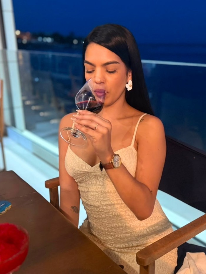 VENEZOLANA DE LUJO EXPLOSIVA Y JUGUETONA