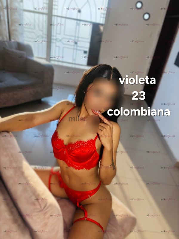 Delgadita sexi.rica y placentera,pequeña manejable