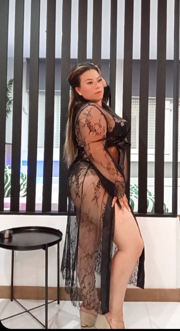 EXPLOSIVA EXHUBERANTE LATINA FOGOSA