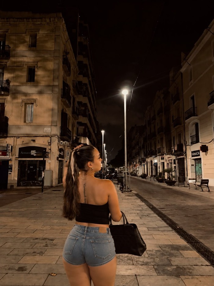 COMPLACIENTE SENSUAL ARDIENTE DIOSA DEL SEXO