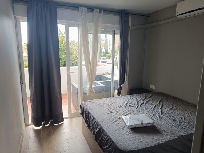 Alquilo habitaciones en. Centro de ibizA