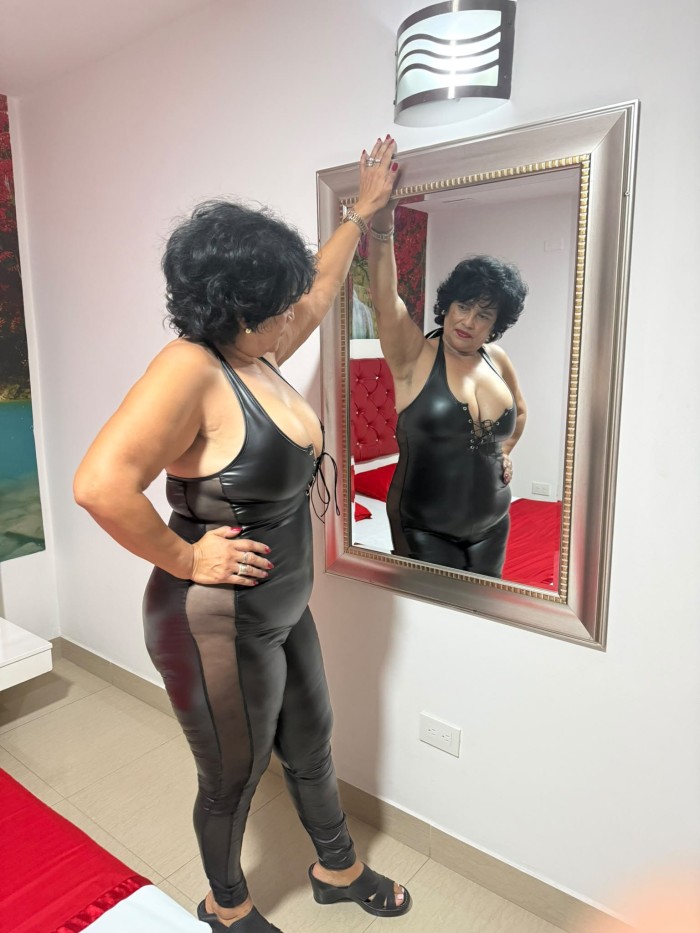 MISTRESS ZULY. DOMINACIÓN VIRTUAL