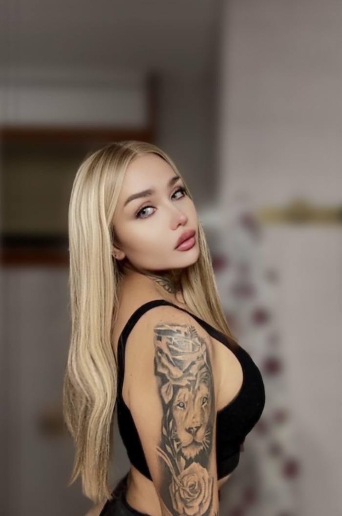 I’m your trusted sexy girl Get to know me
