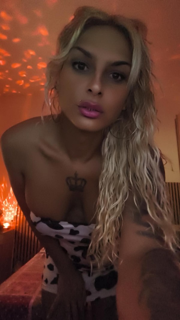Victoria para fiestas y BDSM sexo natural vaginal y anal