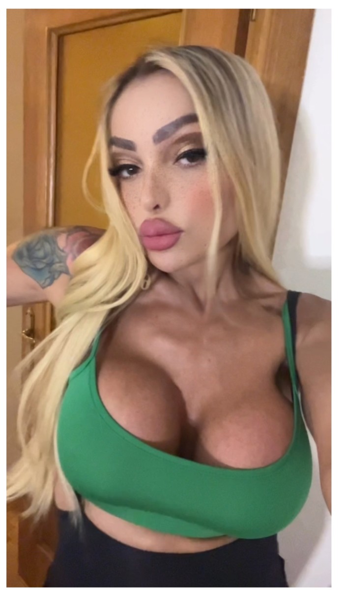 RUBIAZA guapa femenina e dotada