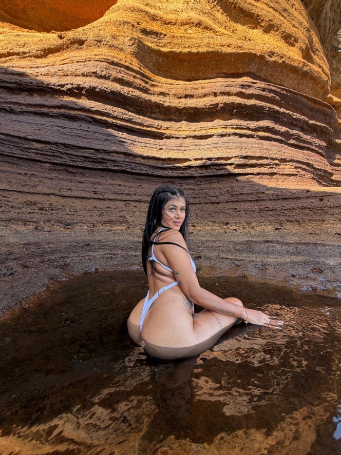 DIOSA DEL PLACER INDEPENDIENTE EN LAS GALLETAS