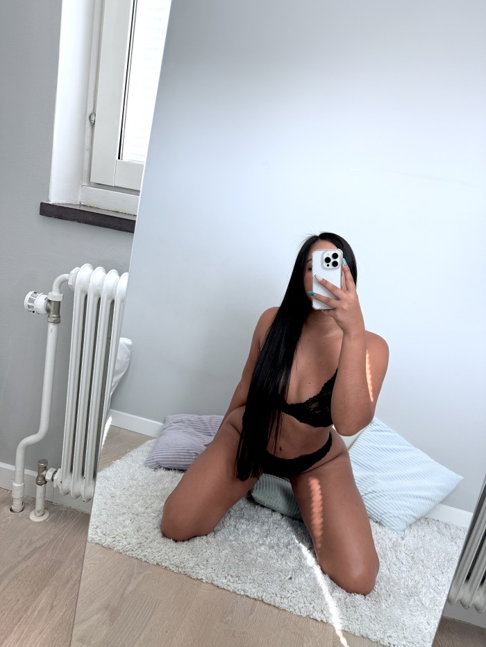 Morena ricas curvas