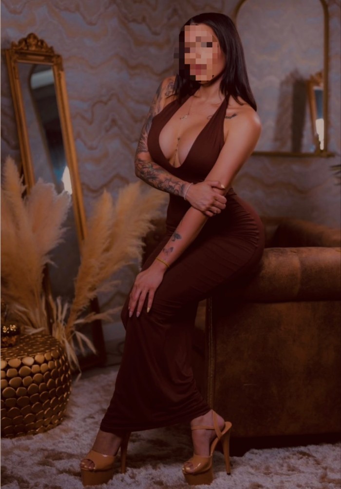 YULI CACHONDA BUENAS MAMADAS ENSALIVADAS Y PROFUND