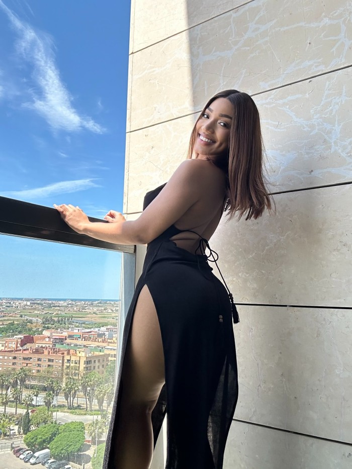MIA JOVENCITA DE ESCANDALO!! VEN A COMERME ENTERIT