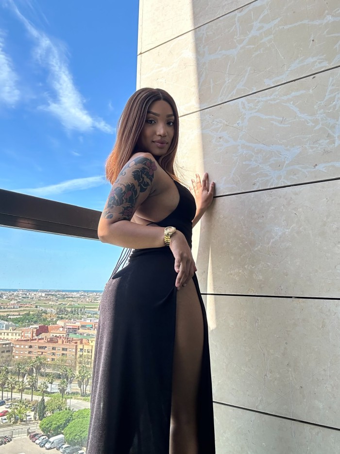 MIA JOVENCITA DE ESCANDALO!! VEN A COMERME ENTERIT