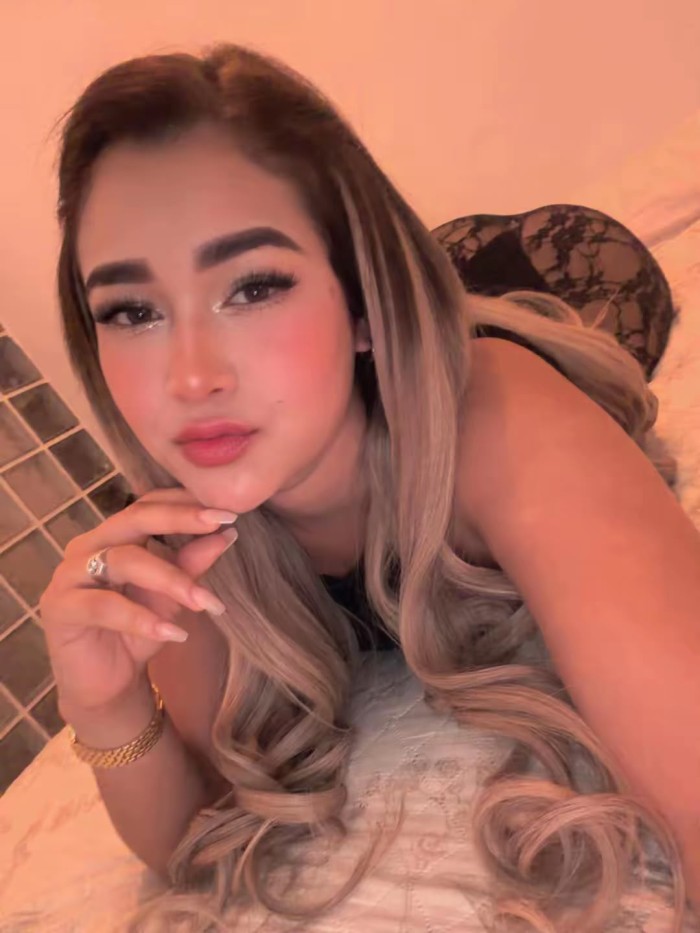 RICA TETAS Y CHUPA POLLAS Y ARDIENTE 24 HORAS