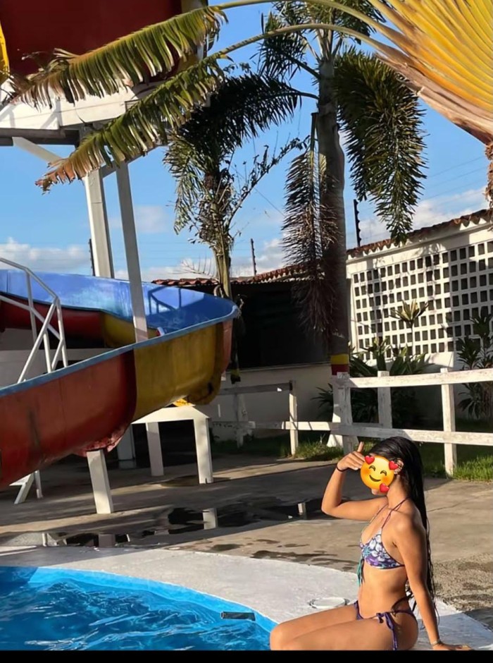 EN LA MILAGROSA BOMBA EXOTICA DESEOSA DE SEXO
