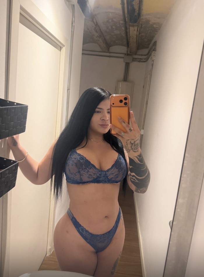Exclusiva joven venezolana muy cachonda