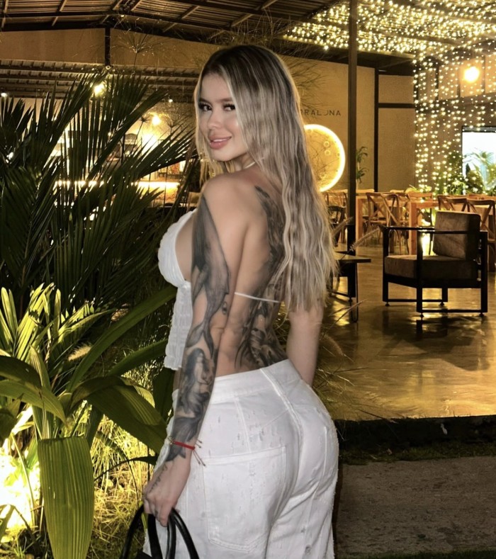 Colombiana muy guapa rubia espectacular