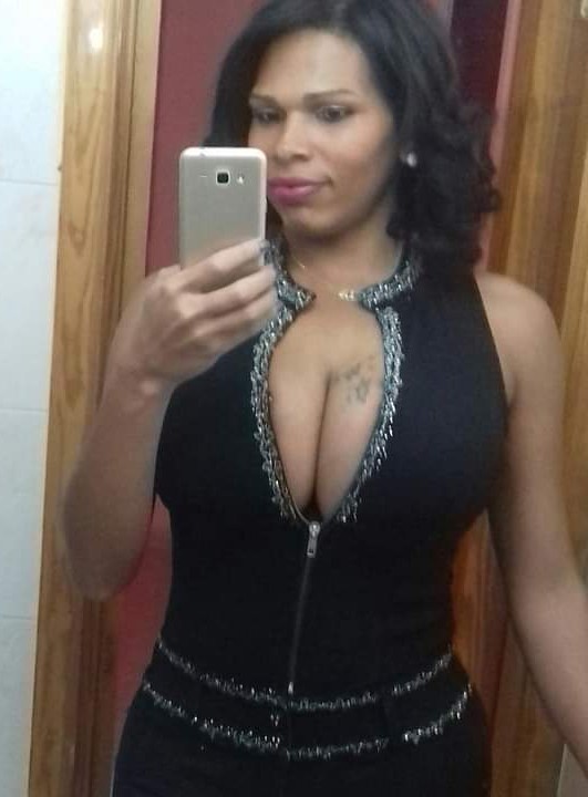 FLAVIA MEIRELLES CALIENTE POLLONA SIEMPRE EMPALMAD