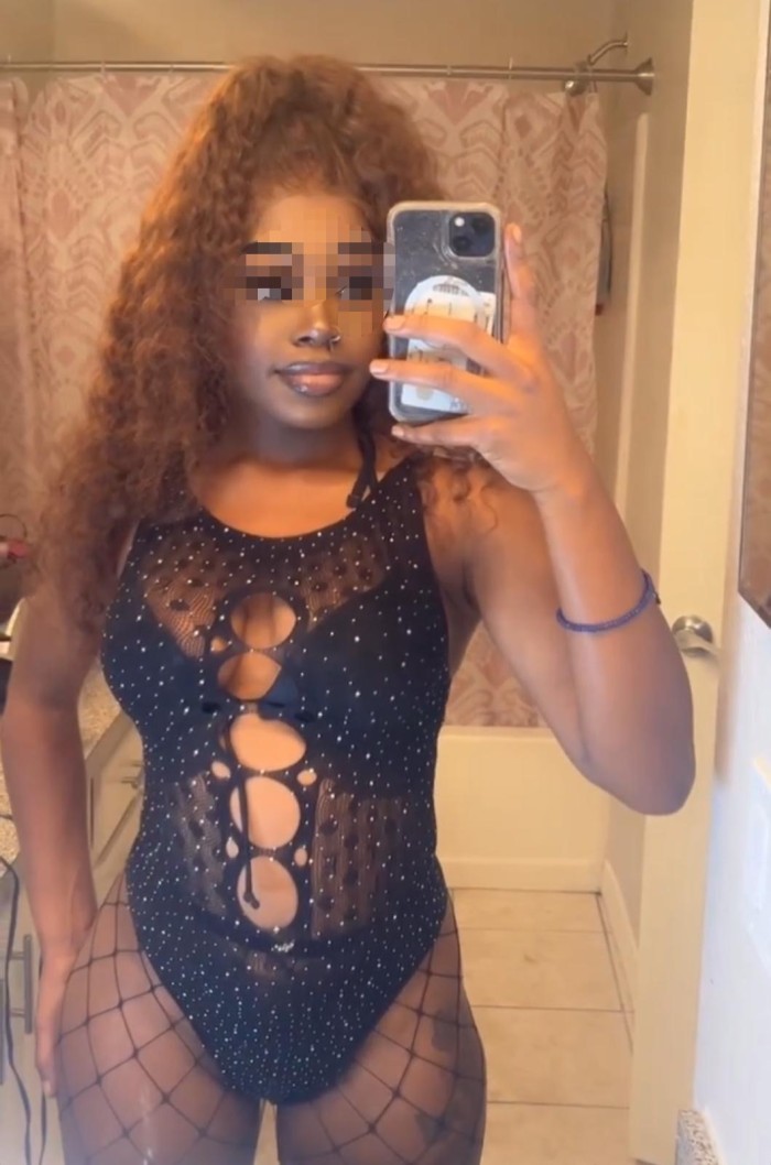 Tu morena bien cachonda