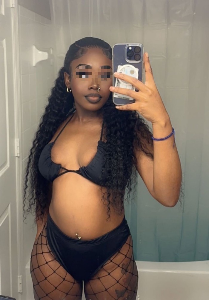 Tu morena bien cachonda
