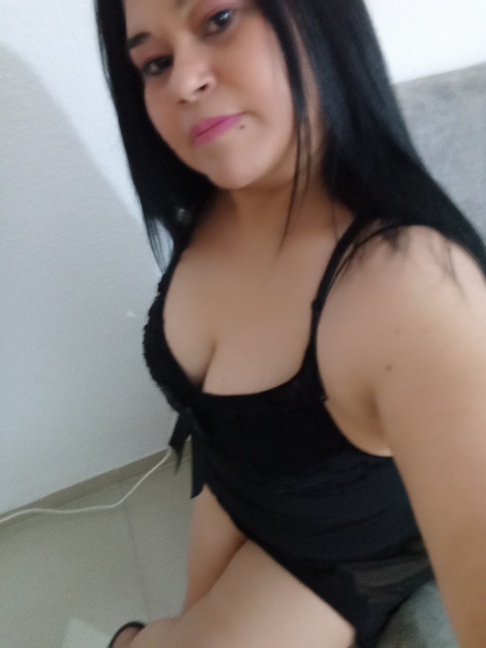 Hola soy Camila rellenita