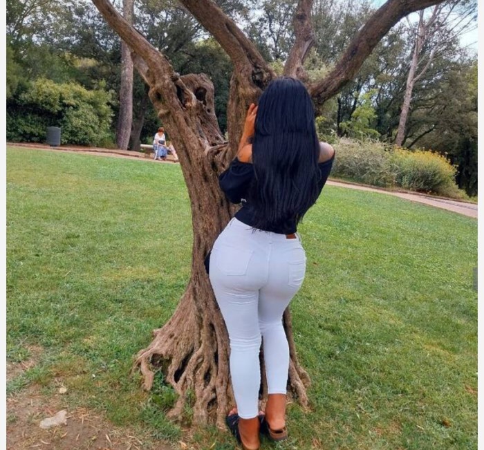 COMPLETA CON GANAS DE MUCHO SEXO RICO