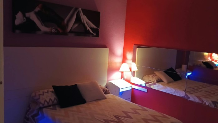 ¿BUSCAS HABITACION? AQUÍ TODO ES COMPLETO, SOLO POR HORAS EN BARCELONA EIXA