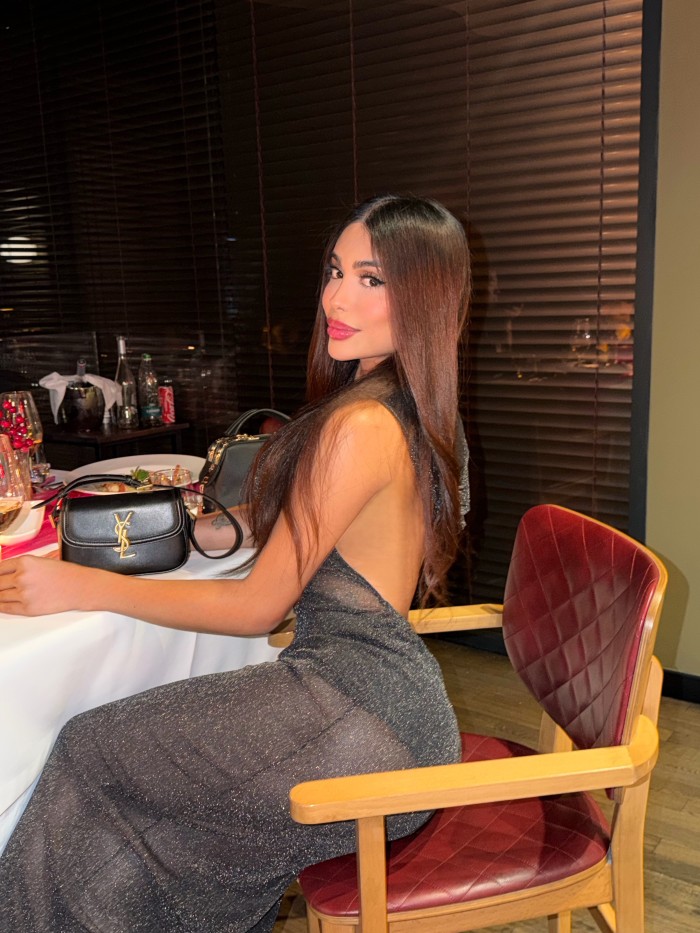 Valentina hermosa latina