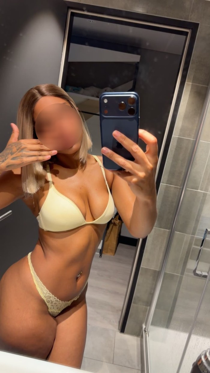 CHANEL LATINA 21 AÑOS