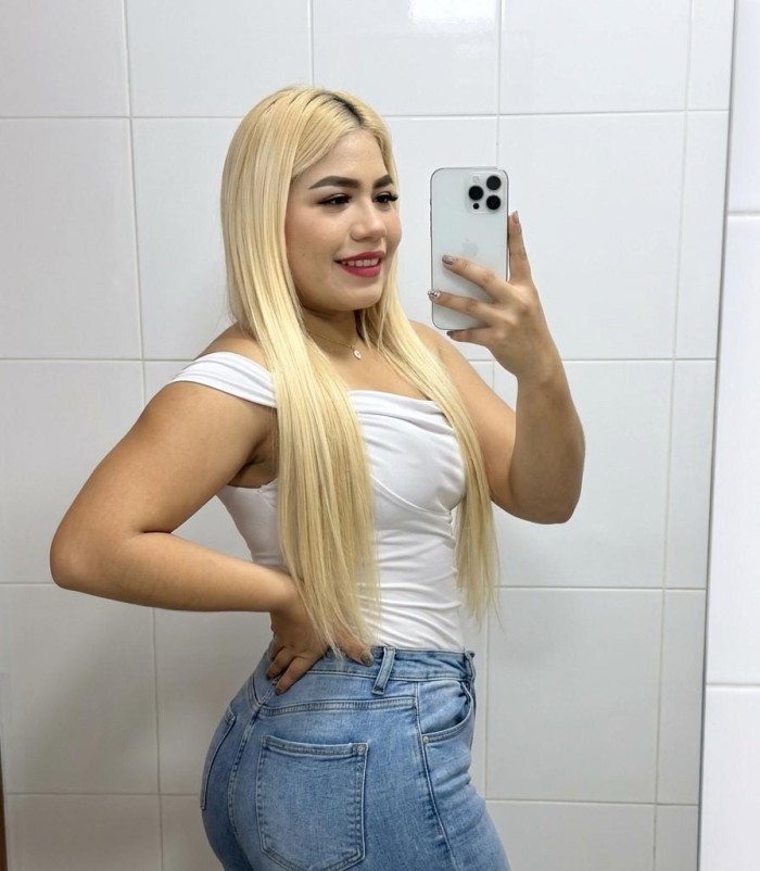 Rubia guapa fotos reales ( Huelva)