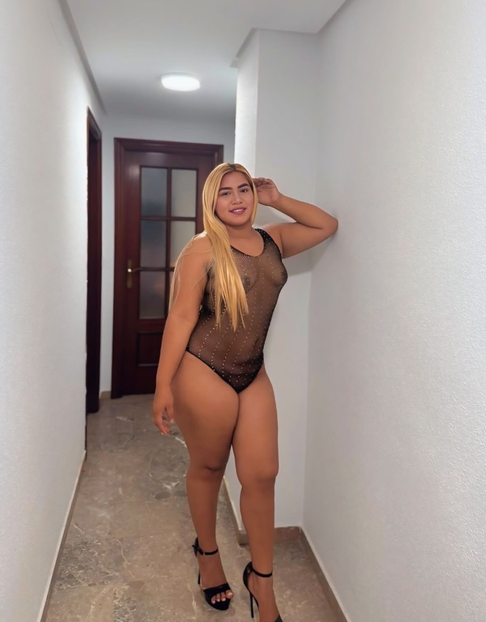 Rubia guapa fotos reales ( Huelva)