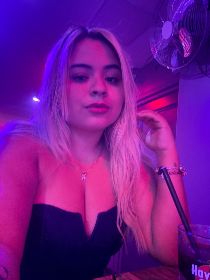 ALEXIA, NOVEDAD, FIESTERA, COMPLACIENTE, CALIENTE