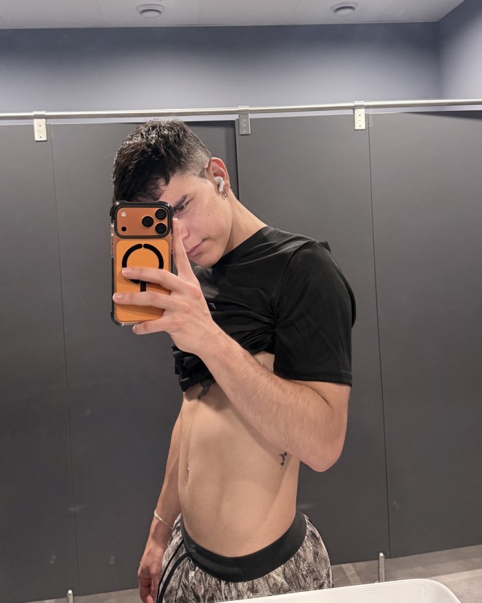 SEBAS SEXY Y CALIENTE DISPONIBLE CON PISO PVT