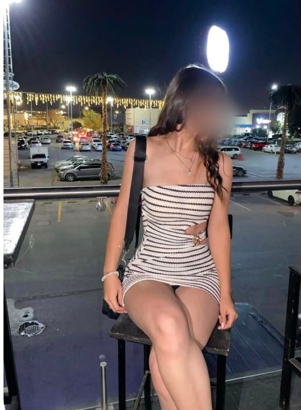 SEDUCTORA JOVENCITA CON GANAS DE CACHONDEO Y PLACER