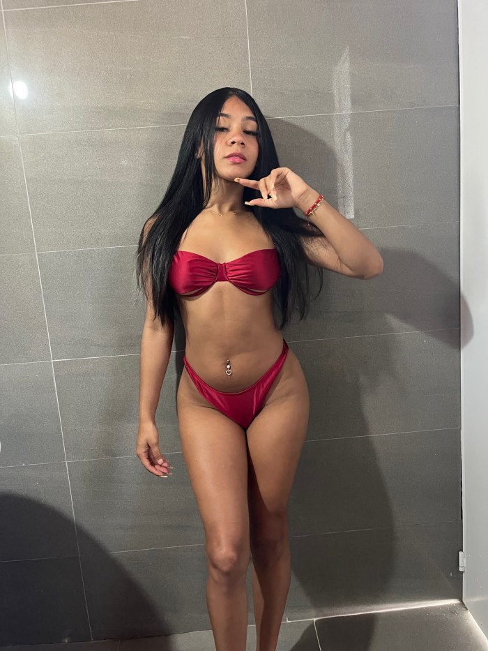 DELICIOSA IMPLICADA CACHONDA DESEOSA DE PLACER