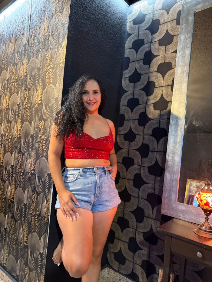 Chica latina nueva en tu ciudad
