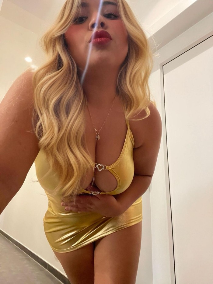 ALEXIA, FIESTERA, CACHONDA, CALIENTE Y DULCE