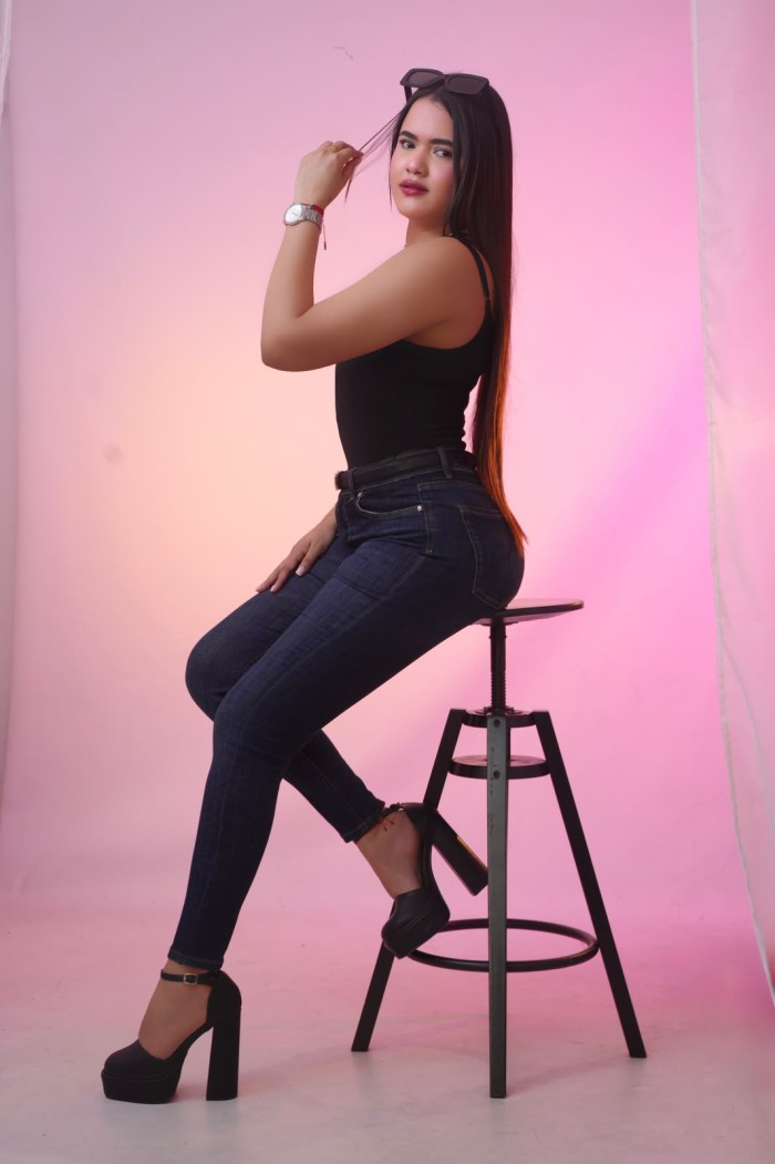 DIOSA DEL  PLACER COMPLACIENTE A TOPE EN VIGO