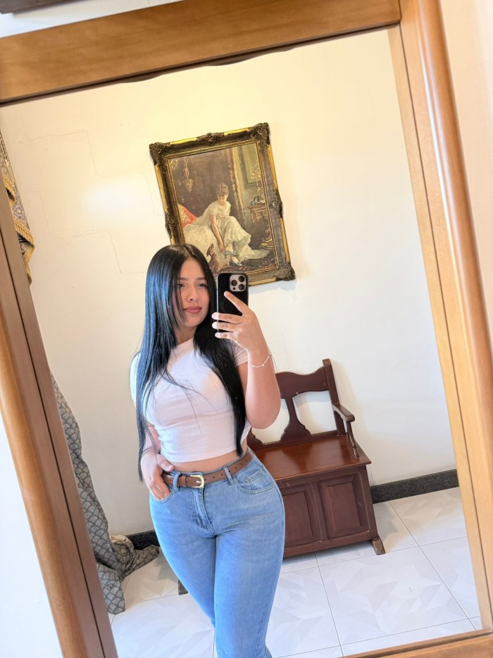 Jovencita implicada en hacerte disfrutar