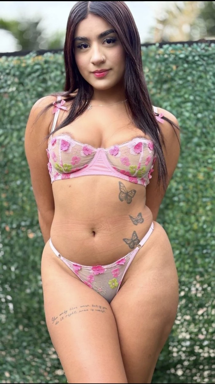 ARDIENTE SENSUAL COMPLACIENTE DIOSA DEL SEXO