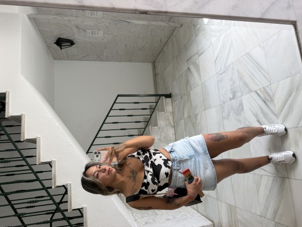 SELENE Un ángel vestido de miel