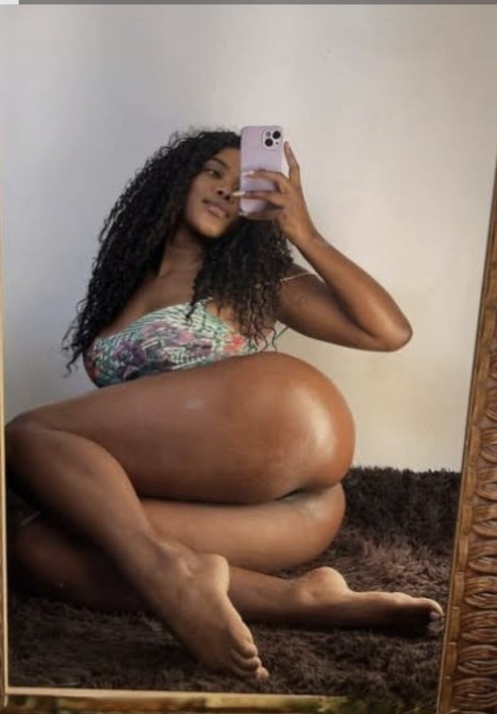 Morena sensual muy cachonda tú mejor