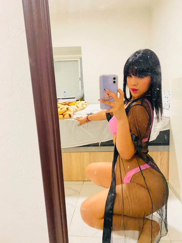 CALIENTE PUTA CON GANAS DE TU RICA LECHITA