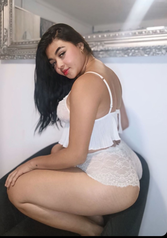 Chica latina ardiente nueva en tu ciudad