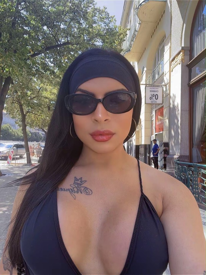 ARDIENTE Y SENSUAL TRANS MUY FEMENINA EN ARANJUEZ