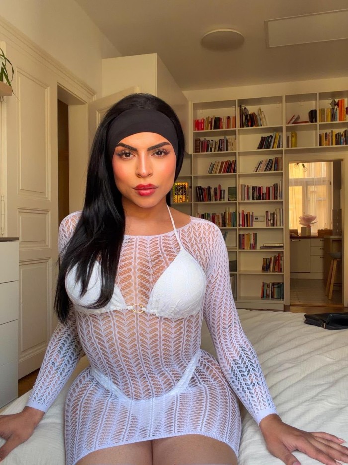 ARDIENTE Y SENSUAL TRANS MUY FEMENINA EN ARANJUEZ